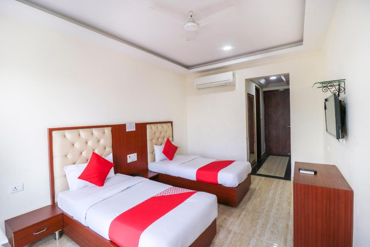 Oyo Flagship 69860 Mastana Palace Hotel Varanasi Exterior photo