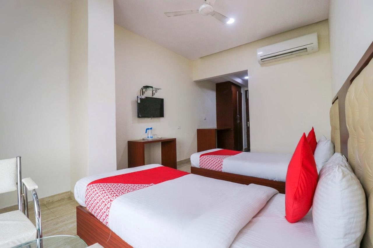 Oyo Flagship 69860 Mastana Palace Hotel Varanasi Exterior photo