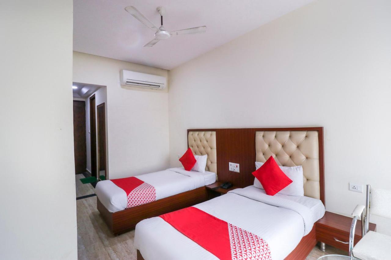 Oyo Flagship 69860 Mastana Palace Hotel Varanasi Exterior photo