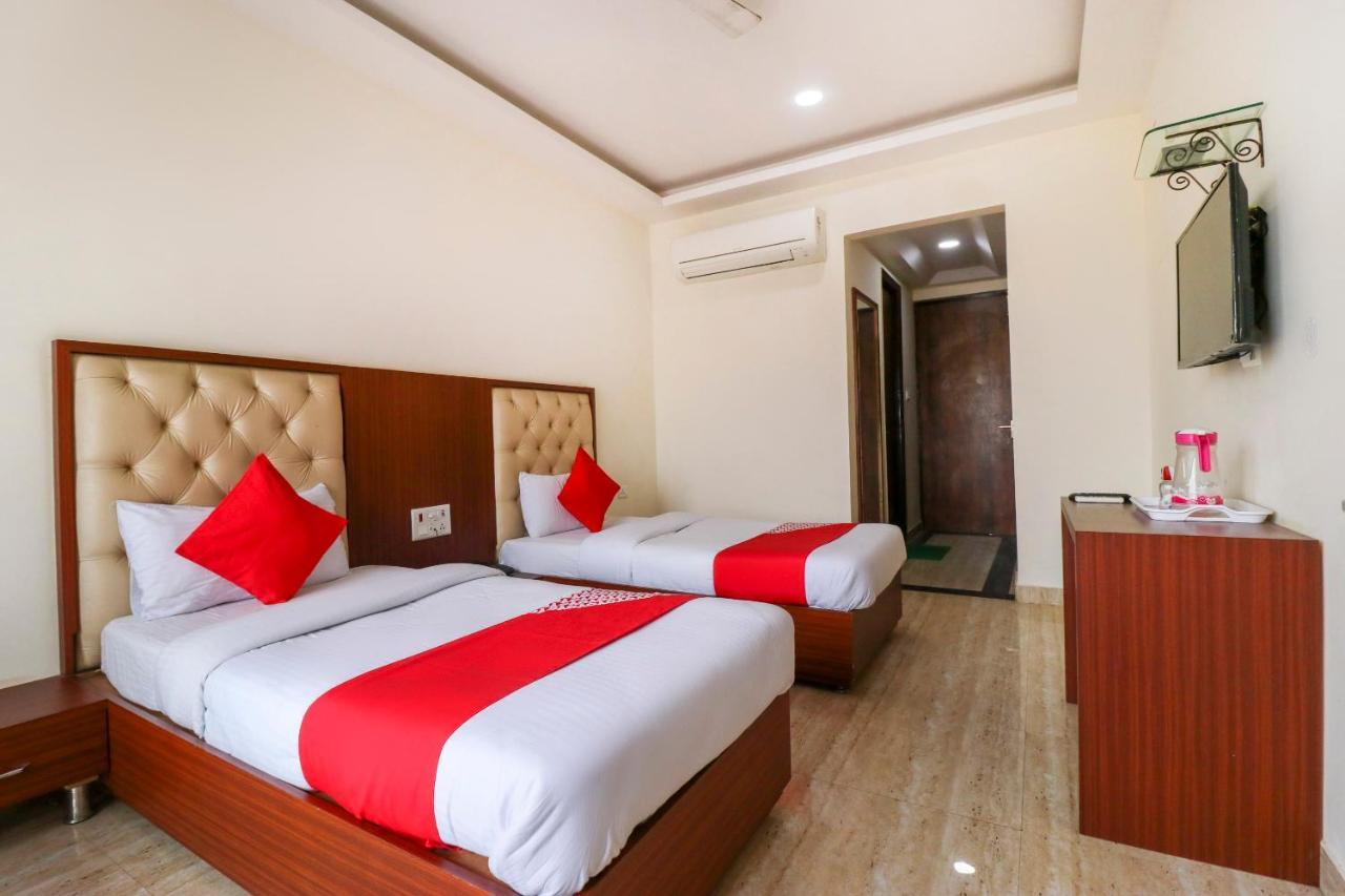 Oyo Flagship 69860 Mastana Palace Hotel Varanasi Exterior photo
